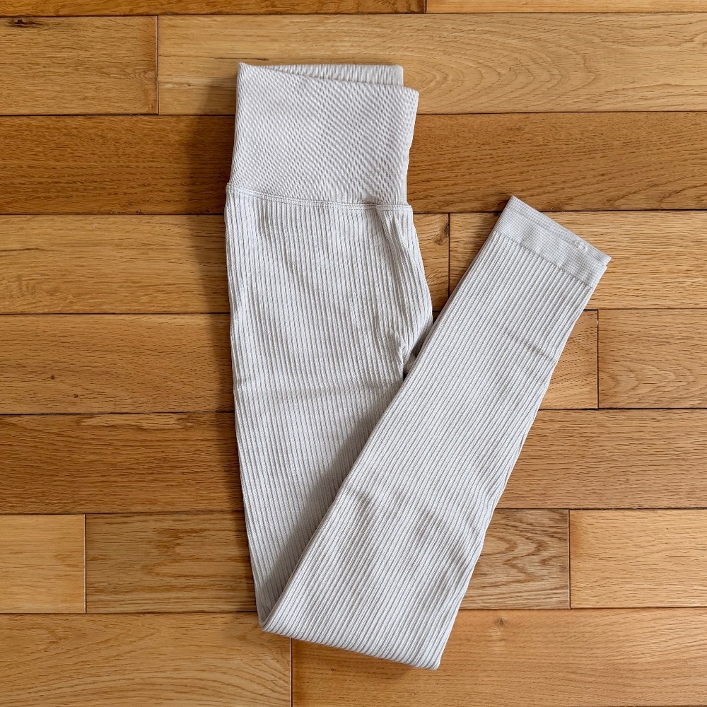 STRONGER Beige Textured High-Waisted Leggings - XS